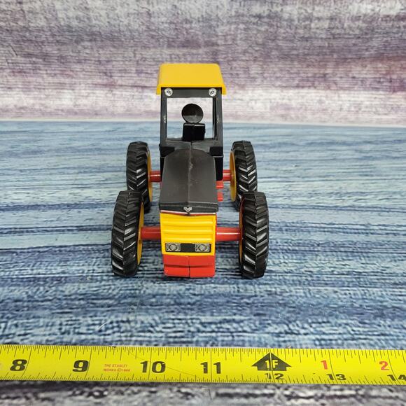 Vintage 1/32 Versatile 256 die-cast/plastic articulating 4wd tractor red/yellow - Picture 5 of 10